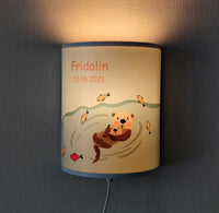 Kinderzimmerlampe Otter Lampe personalisiert Jungen Mädchen Baby Kinderlampe LED Holz Fische  faramosa