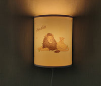 Kinderlampe LED Löwe Wandlampe Kinderzimmer Nachtlicht Schlummerlicht Name Tiere Holz Lampe  faramosa